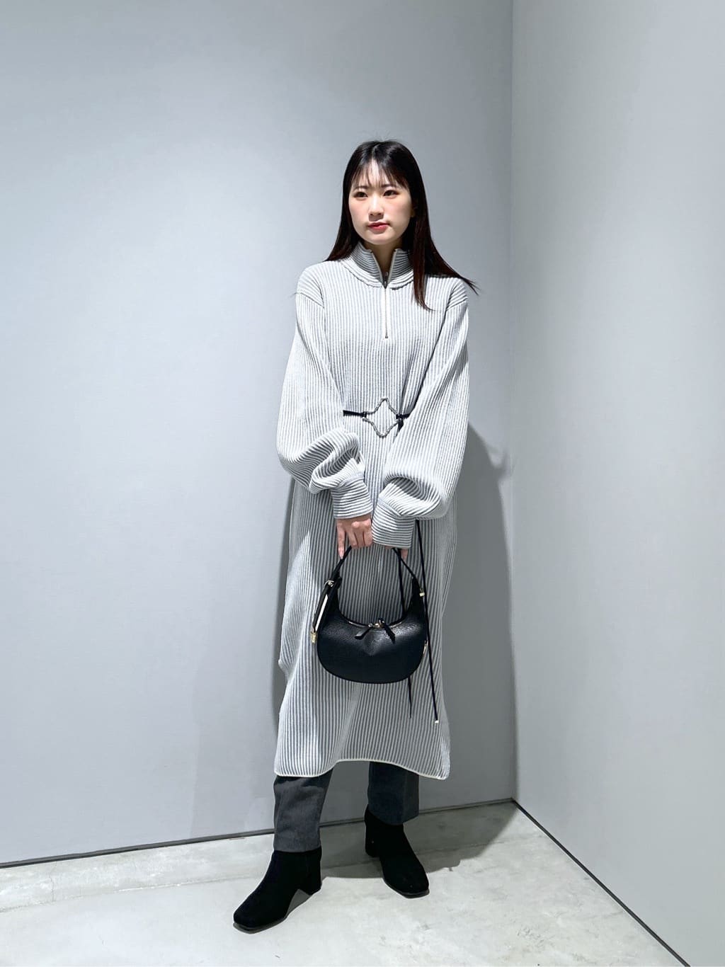 Renoさんの「INDIVI｜スタンドネックニットワンピース」を使ったコーディネート