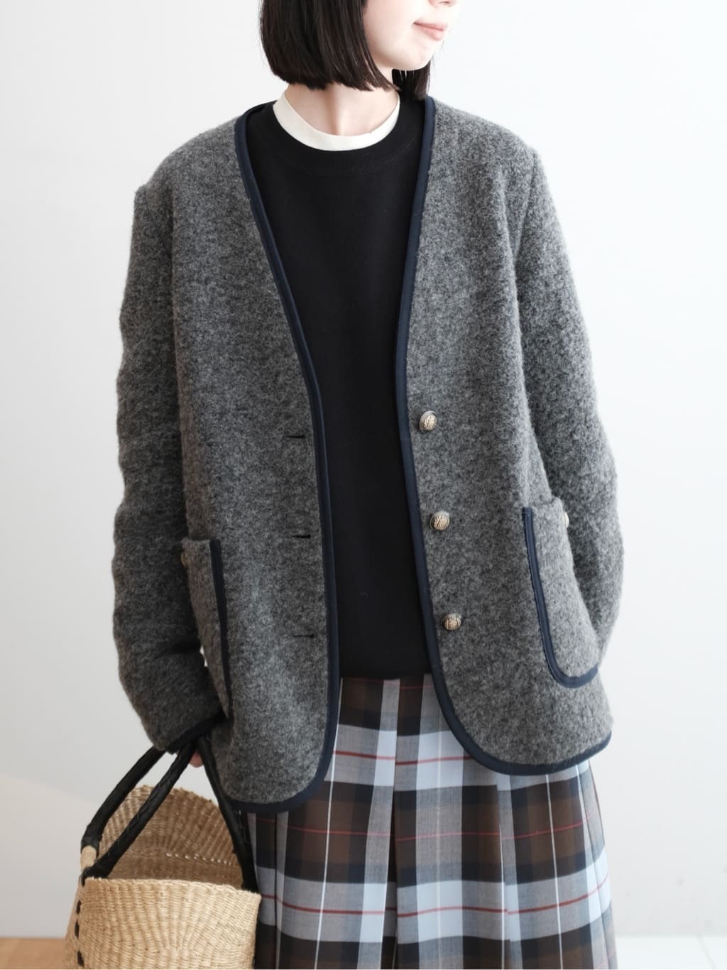 Kishimotoさんの「DRESSTERIOR｜◆チェックタックソフトプリーツスカート」を使ったコーディネート
