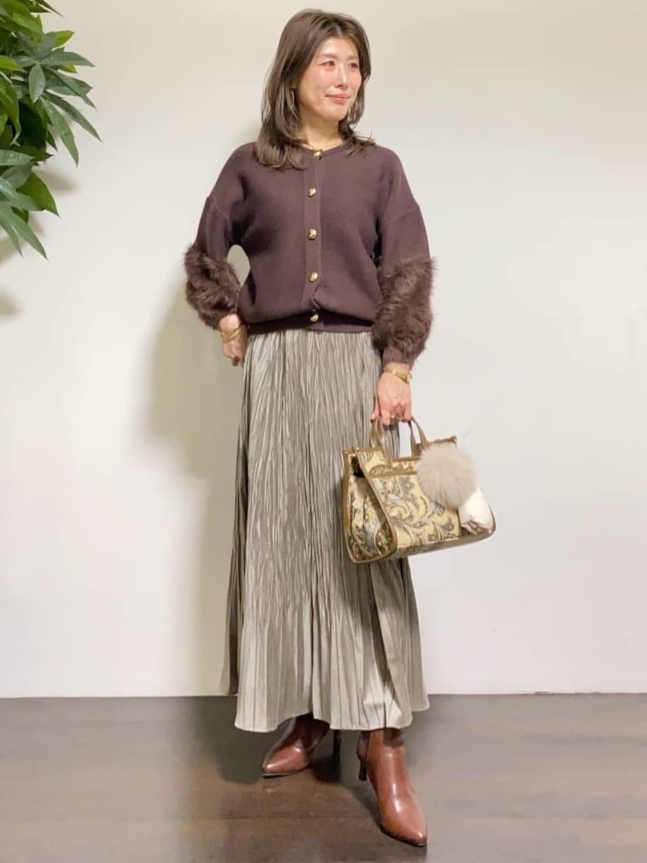 tomoさんの「UNTITLED｜【トレンド／ギフト】ファー＆ポーチチャーム」を使ったコーディネート