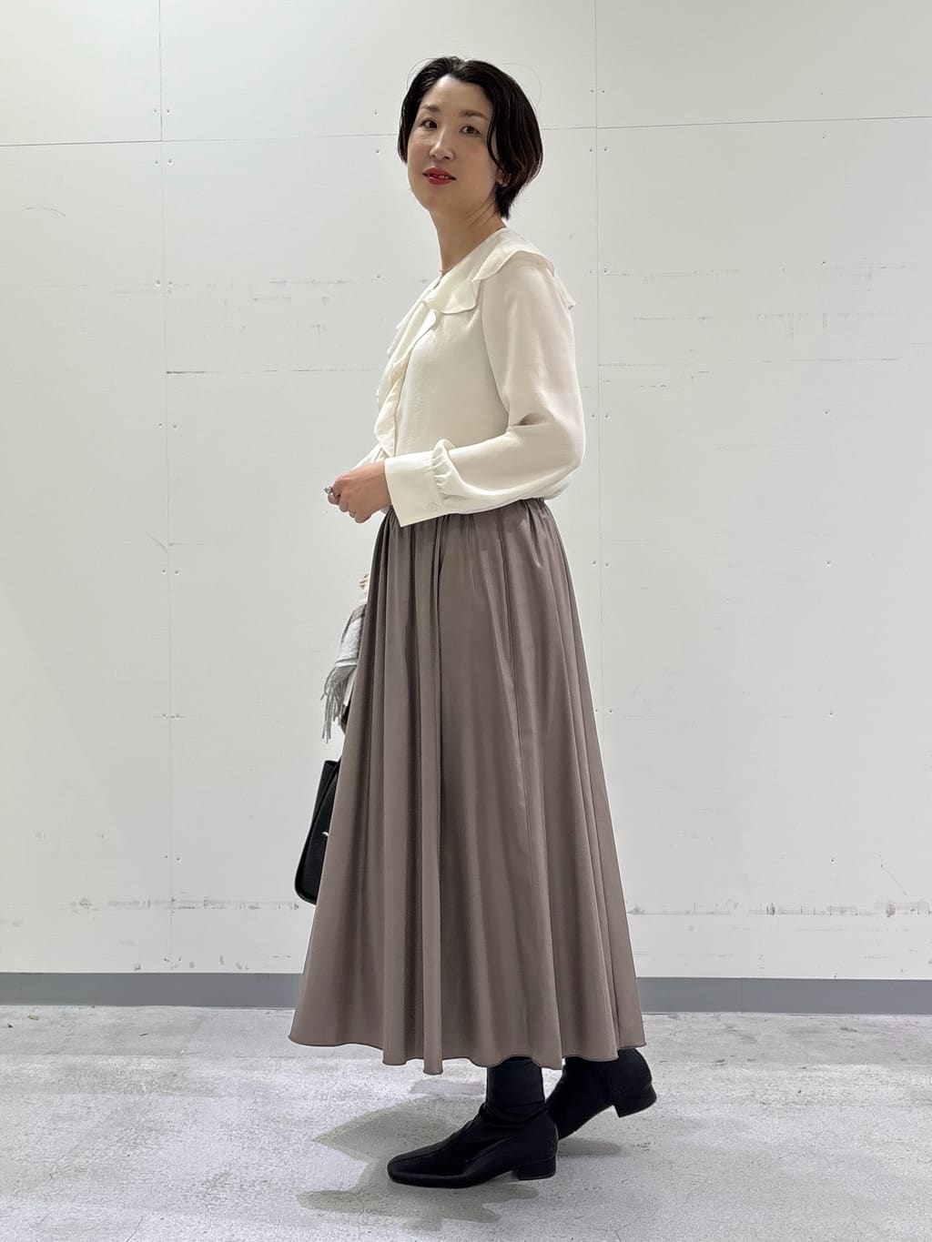 yuriさんの「INDIVI｜【合皮／ミドルサイズ】春カラーフォルムバッグ」を使ったコーディネート