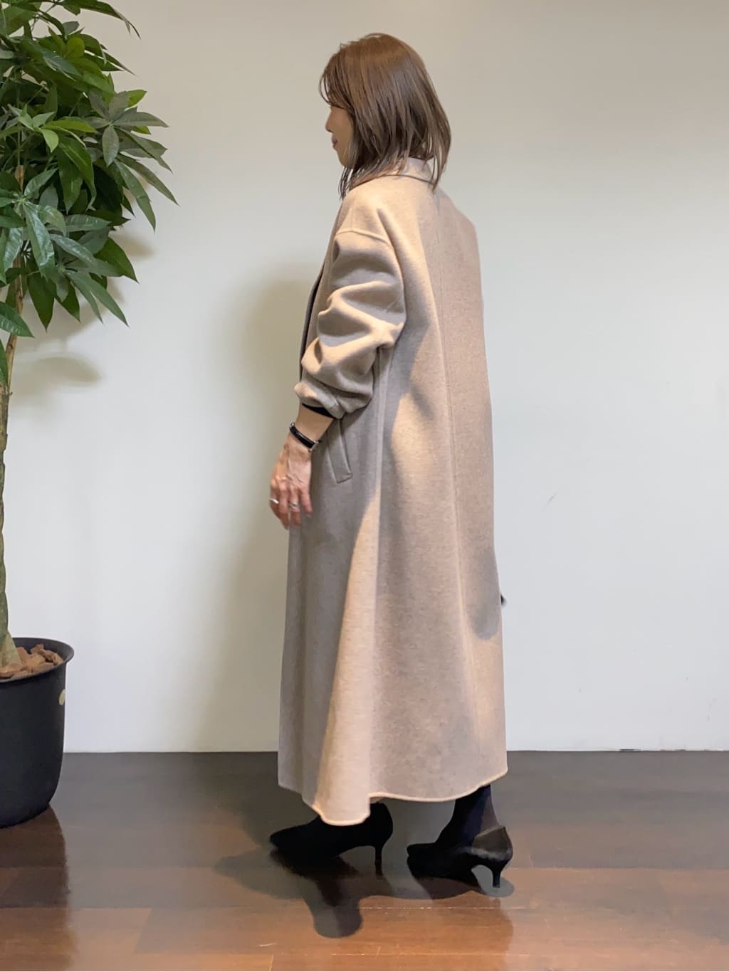 tomoさんの「UNTITLED｜【ロング丈/軽やか】テーラード　リバーコート」を使ったコーディネート