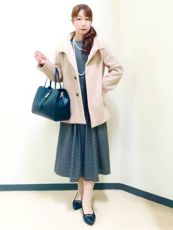 花さんの「Reflect｜【通勤/お出かけ◎】ジオメプリントクラシカルワンピース」を使ったコーディネート