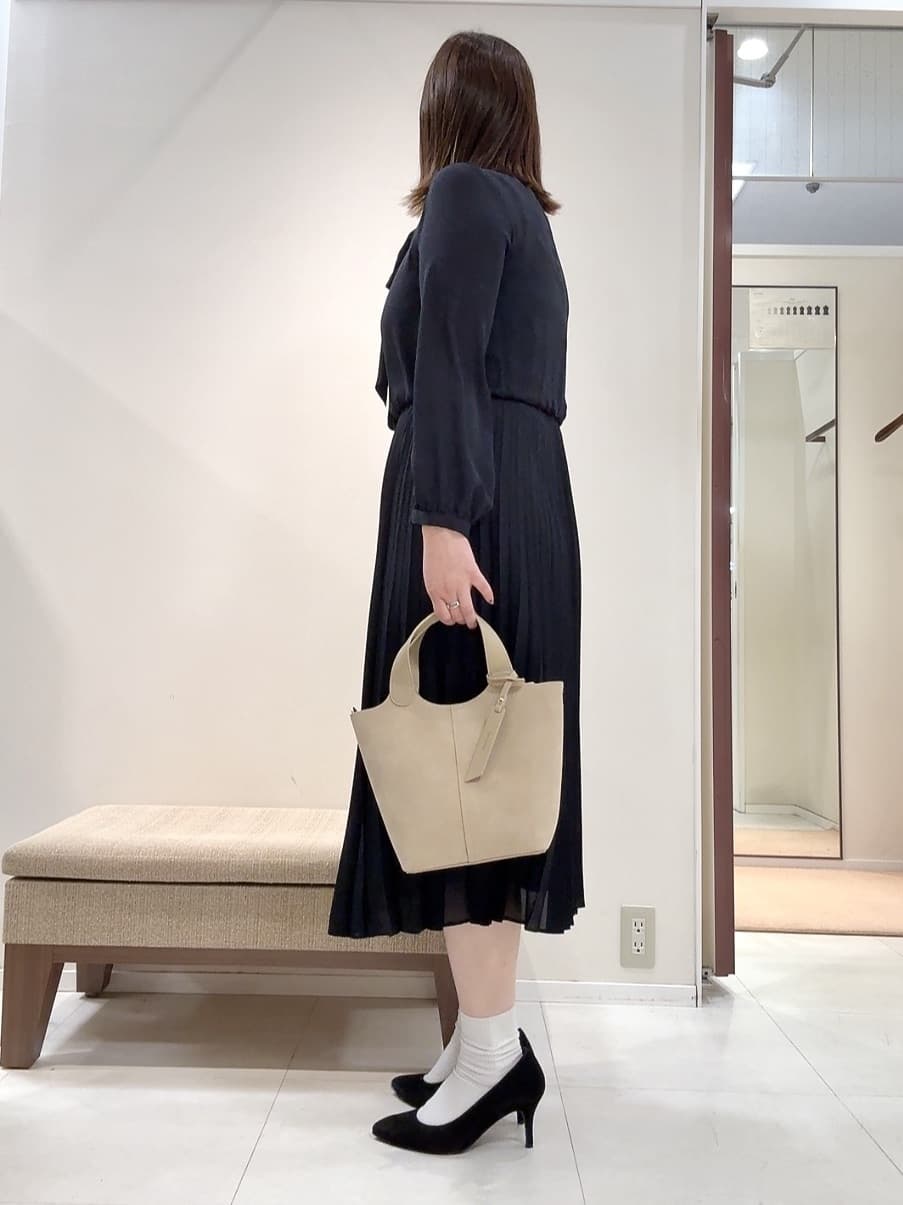 YUIさんの「UNTITLED｜◆【フォーマル/洗える】ボウタイ プリーツワンピース」を使ったコーディネート