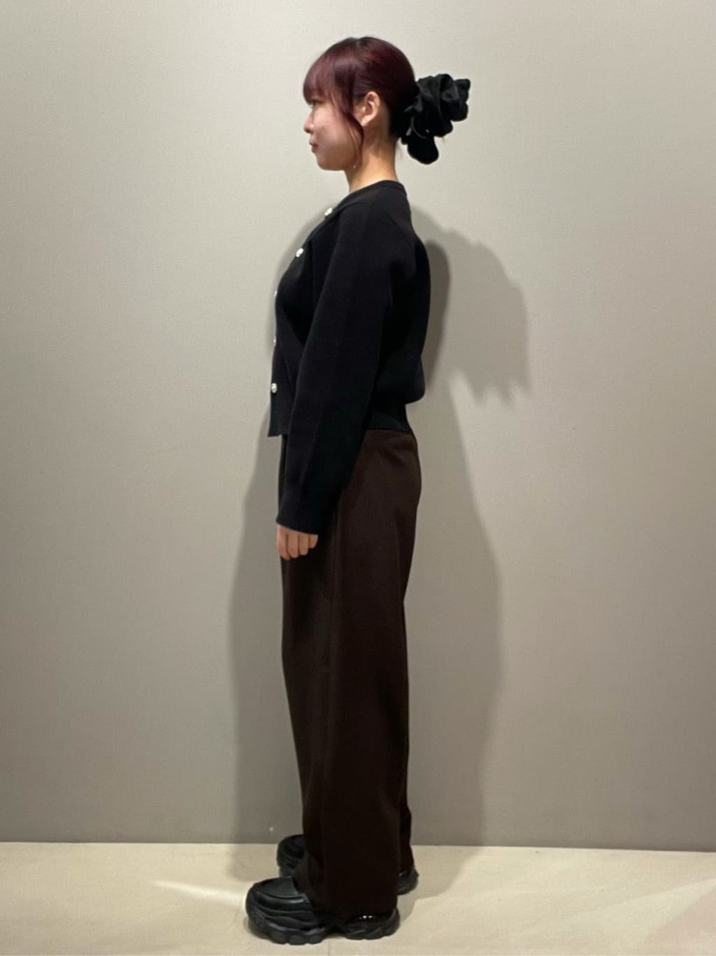 mikiさんの「OPAQUE.CLIP｜メランジ カーヴィーパンツ【洗濯機OK】」を使ったコーディネート