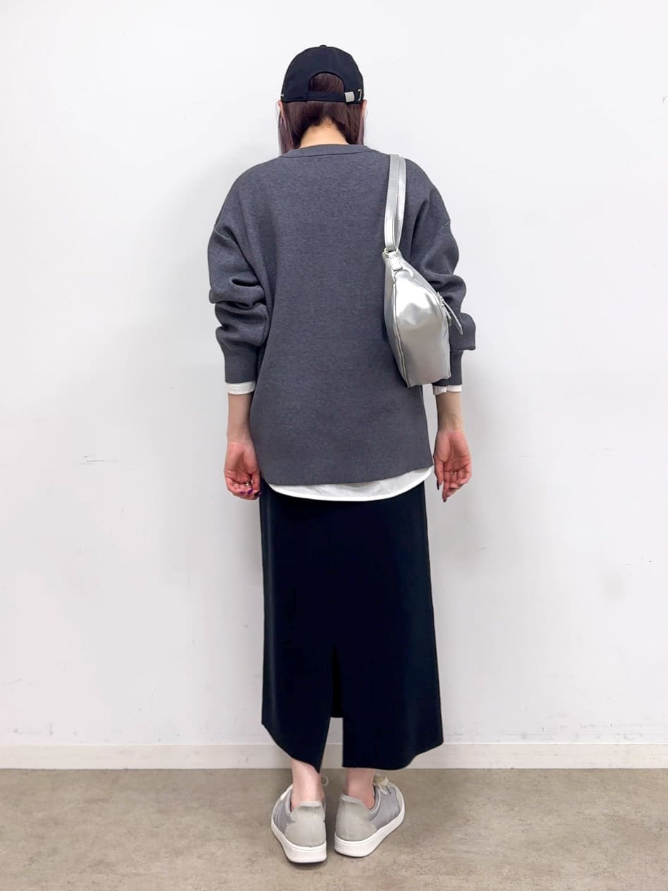 𝐜𝐡𝐢𝐤𝐚さんの「SHOO･LA･RUE｜【体型カバー】ちくちくしにくい お花ロゴジャカードスウェットライクニット」を使ったコーディネート