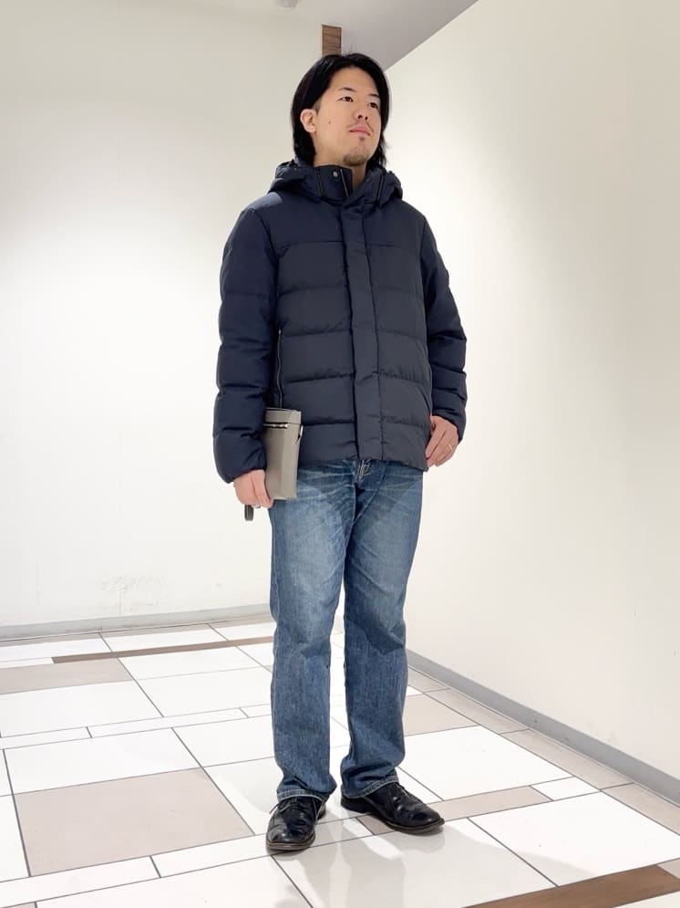 及川さんの「TAKEO KIKUCHI｜カラーコンビ ダウンブルゾン」を使ったコーディネート