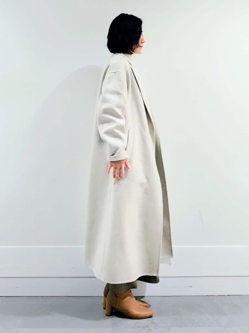 ミズタさんの「UNTITLED｜【ふわふわニット/前後2WAY】フォックスカシミヤカーディガン」を使ったコーディネート