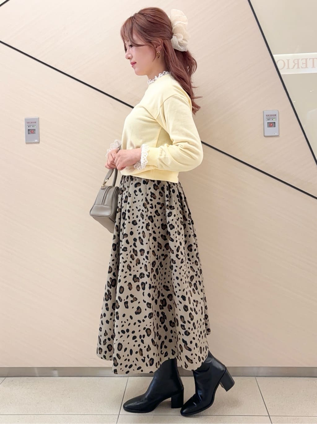 Rinaさんの「DRESSTERIOR｜◆取り外しフリル付き裏毛プルオーバー」を使ったコーディネート