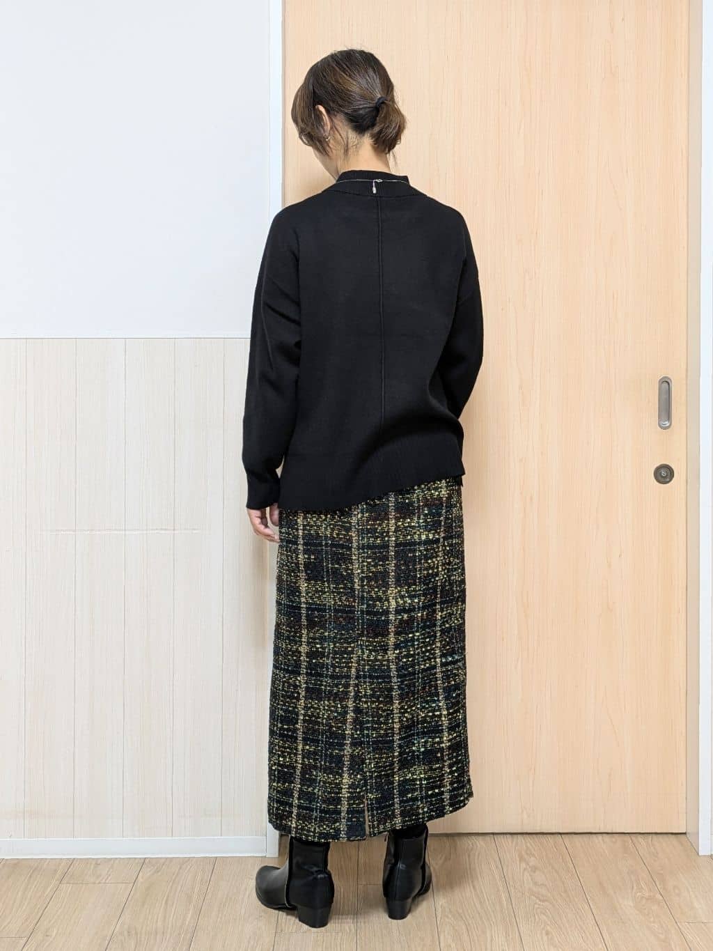 YuAさんの「SHOO･LA･RUE｜【S-LL】ミックスカラーで高見え ラメツイード ナロースカート」を使ったコーディネート