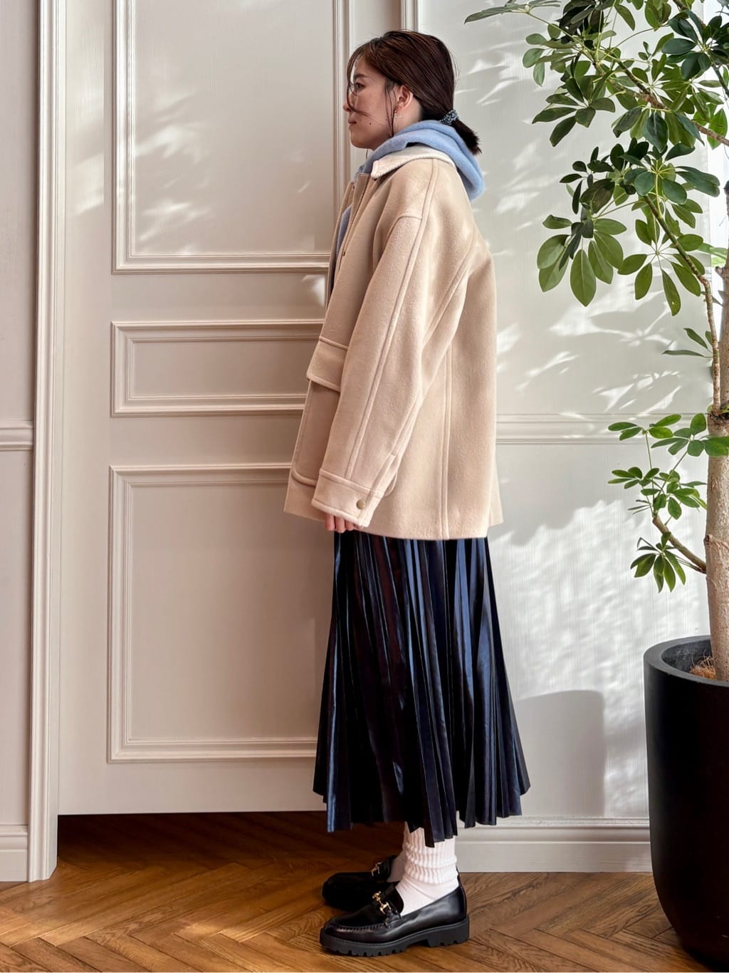 nakaoさんの「DRESSTERIOR｜◆【洗える/ストレッチ性/オンオフ】箔プリントプリーツスカート」を使ったコーディネート