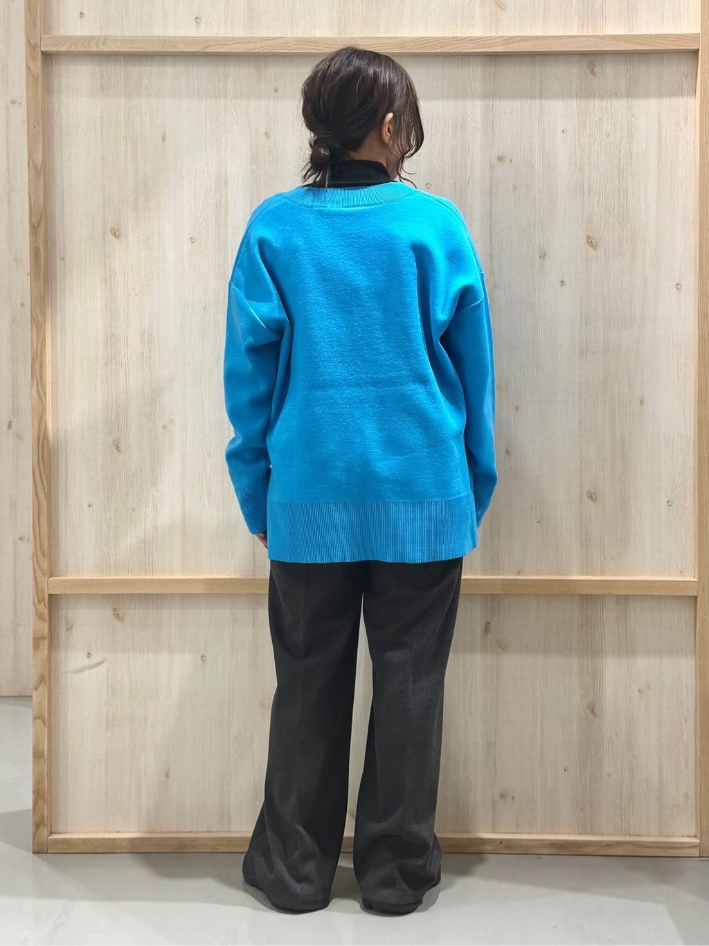 nanaさんの「THE SHOP TK｜【体型カバー】ゆったり サイドスリットニット」を使ったコーディネート