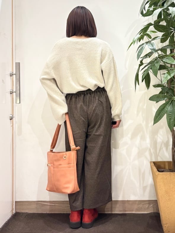 TOWAさんの「SHOO･LA･RUE｜【S-LL】きらっと華やぐ　大人のスパンコールニット」を使ったコーディネート