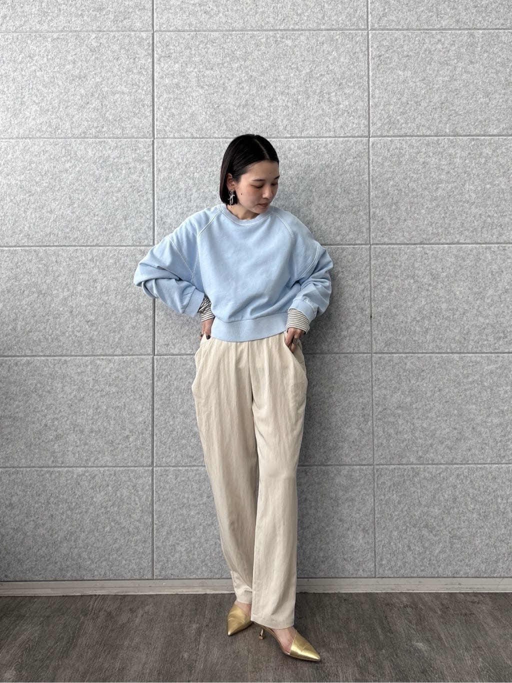 ayanoさんの「INDIVI｜ワイドスリーブカラースウェット」を使ったコーディネート