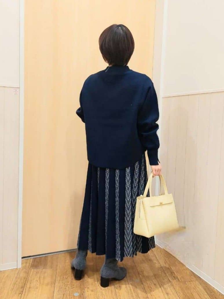 Kさんの「SHOO･LA･RUE｜【洗濯機可/セットアップ可/インせず着られる】もちもち裾ラウンドニット」を使ったコーディネート