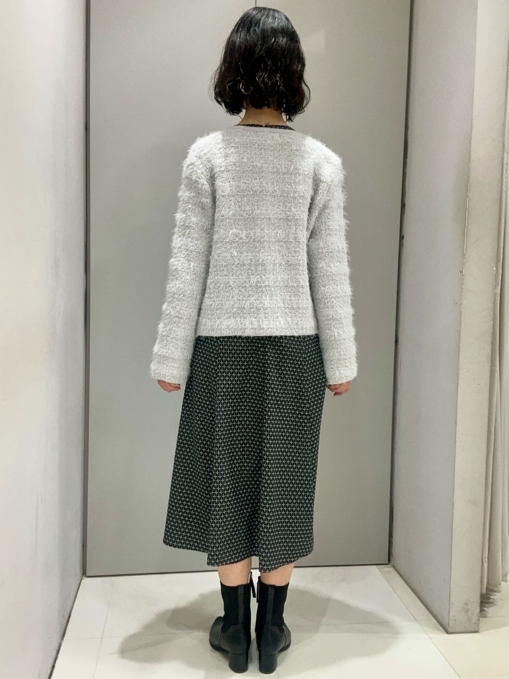Kouさんの「Reflect｜【お食事会やお出かけに◎】ふんわりジャカード編みカーディガン」を使ったコーディネート
