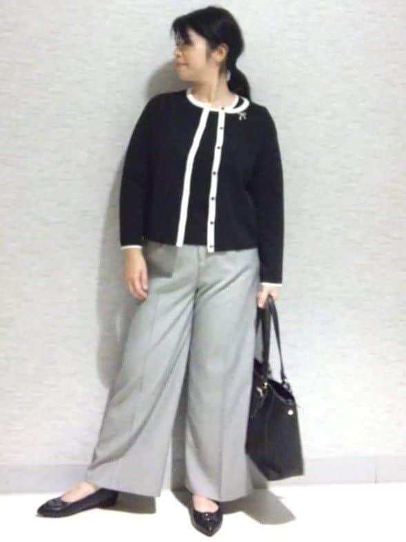 sakoさんの「Reflect｜【秋映え／単品使い◎／すっきり見え】ブローチ付きニットアンサンブル」を使ったコーディネート