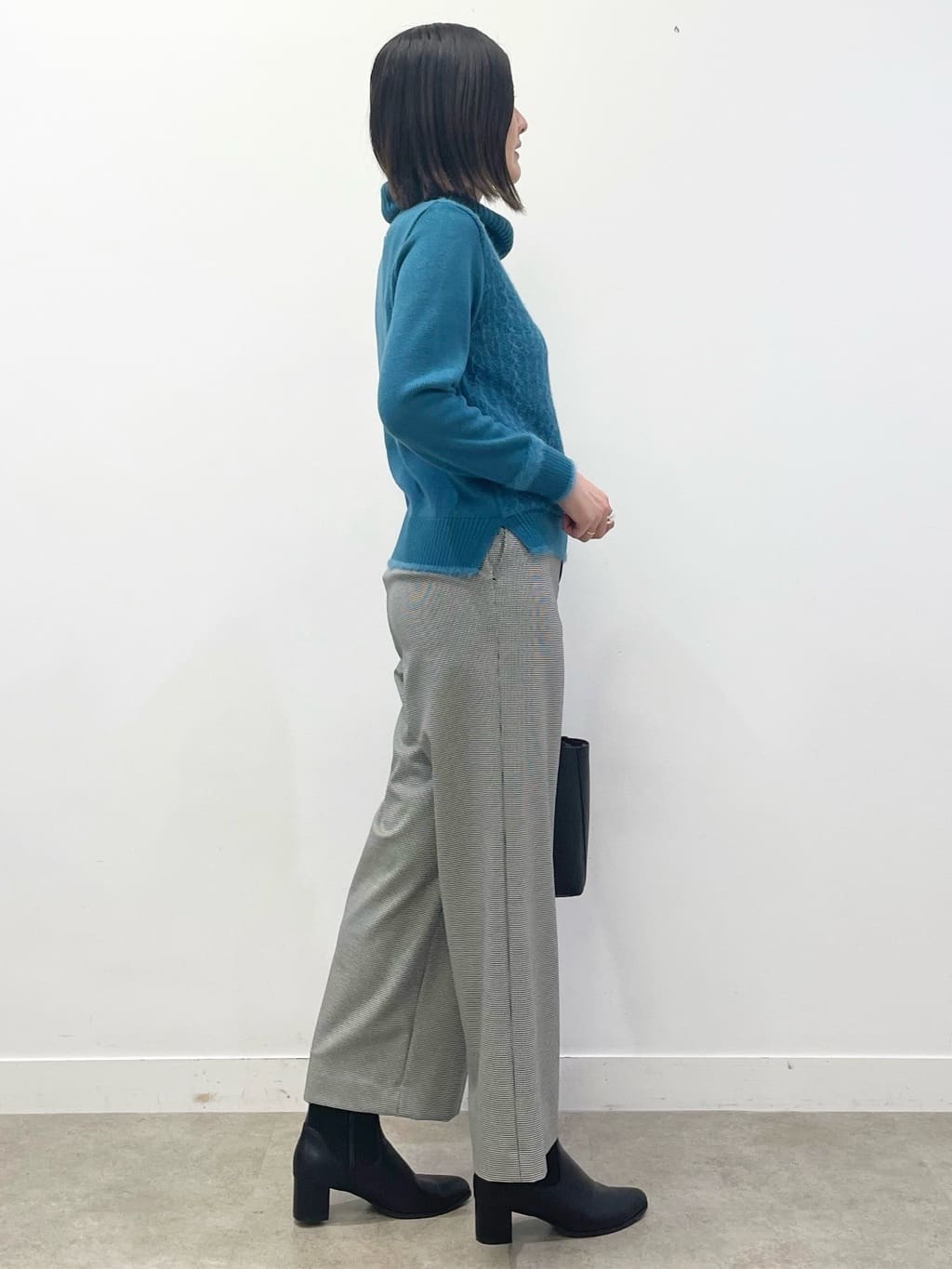 あやたかさんの「Reflect｜【ほんのりラメ感◎】ふわふわフェザーヤーンハイネックニット」を使ったコーディネート