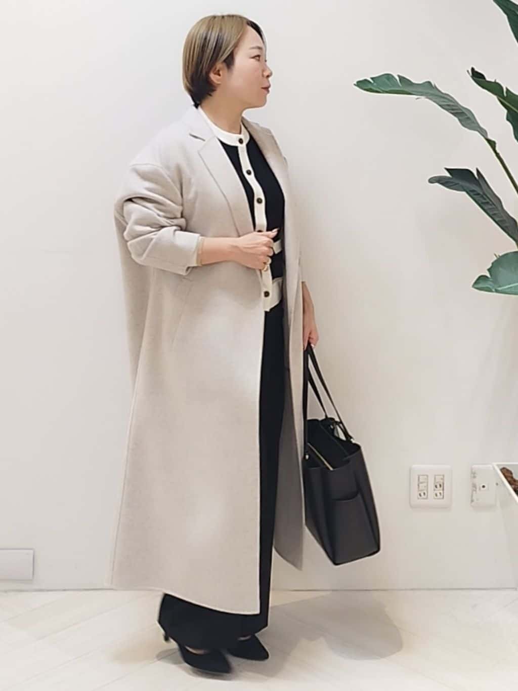 s u g iさんの「UNTITLED｜【ロング丈/軽やか】テーラード　リバーコート」を使ったコーディネート