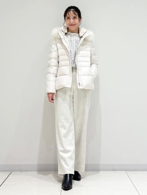 kayoさんの「INDIVI｜【名品／撥水／抗菌防臭】ショート丈リサイクルダウンコート」を使ったコーディネート