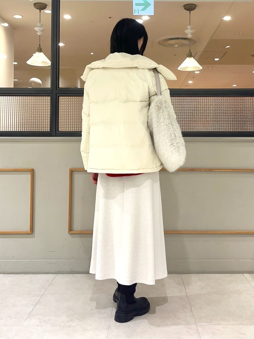 kumiさんの「INDIVI｜【撥水／洗える／デザイン衿】ステッチレス ショートダウンコート」を使ったコーディネート