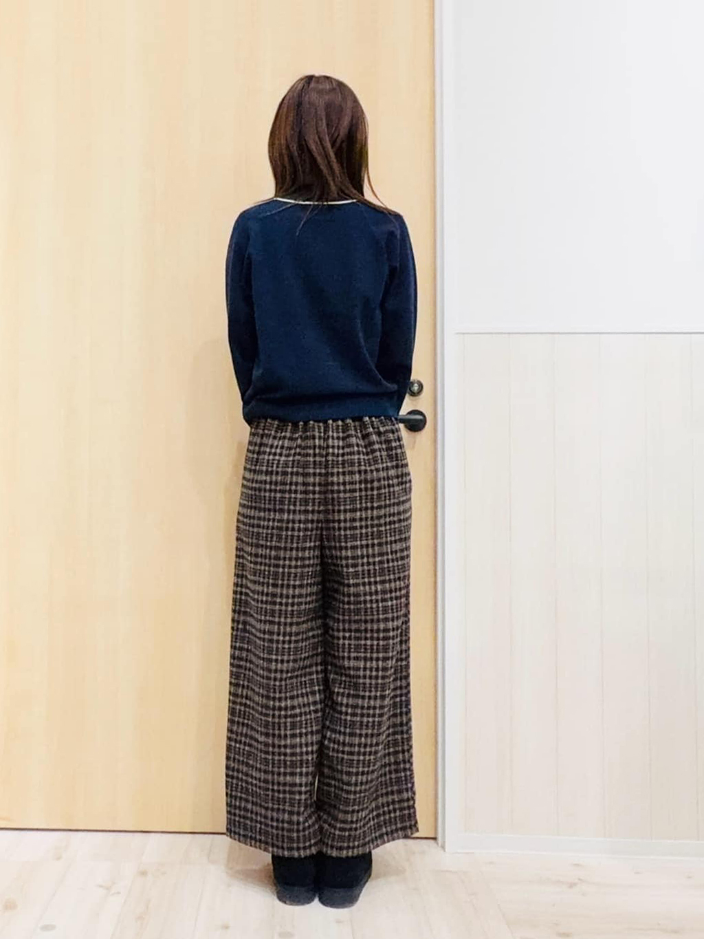 Naさんの「SHOO･LA･RUE｜【あったか/S-LL】脚のラインをきれいに魅せる チェック柄ワイドパンツ」を使ったコーディネート