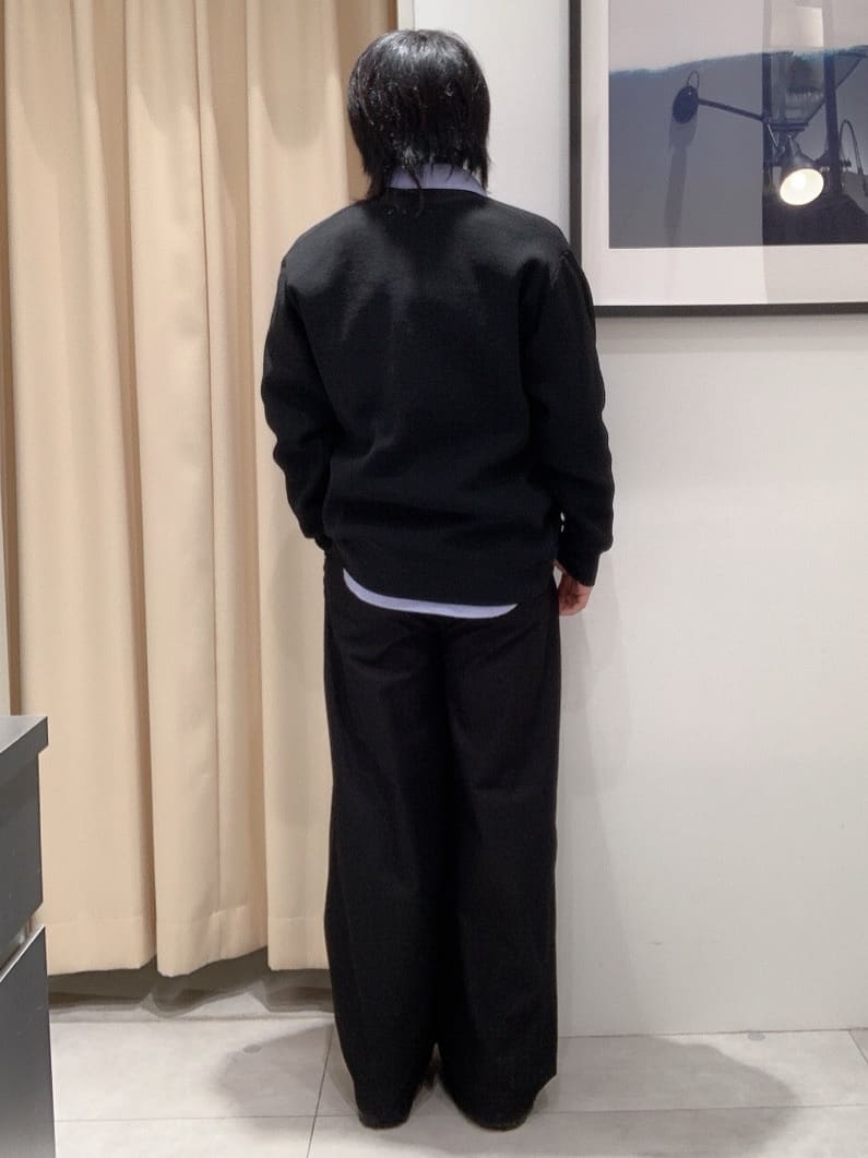 坂。さんの「THE SHOP TK｜【季節の変わり目に最適】ニットカーディガン ドライタッチ／軽量」を使ったコーディネート