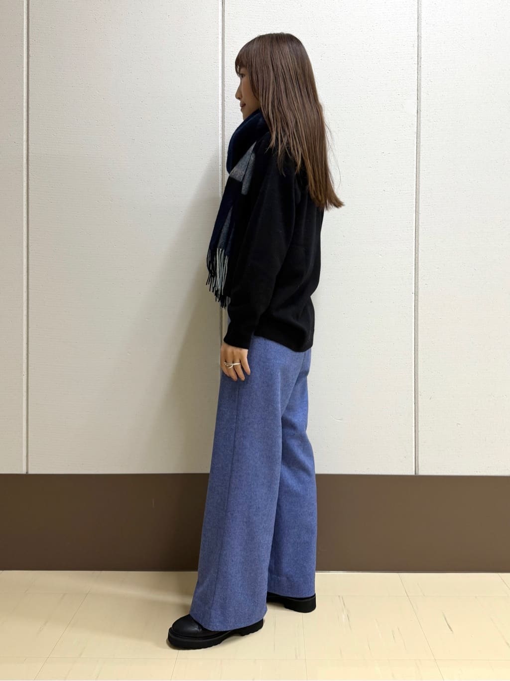 mamiさんの「INDIVI｜【褒められパンツ／ウール混】ウォームウール ワイドパンツ」を使ったコーディネート