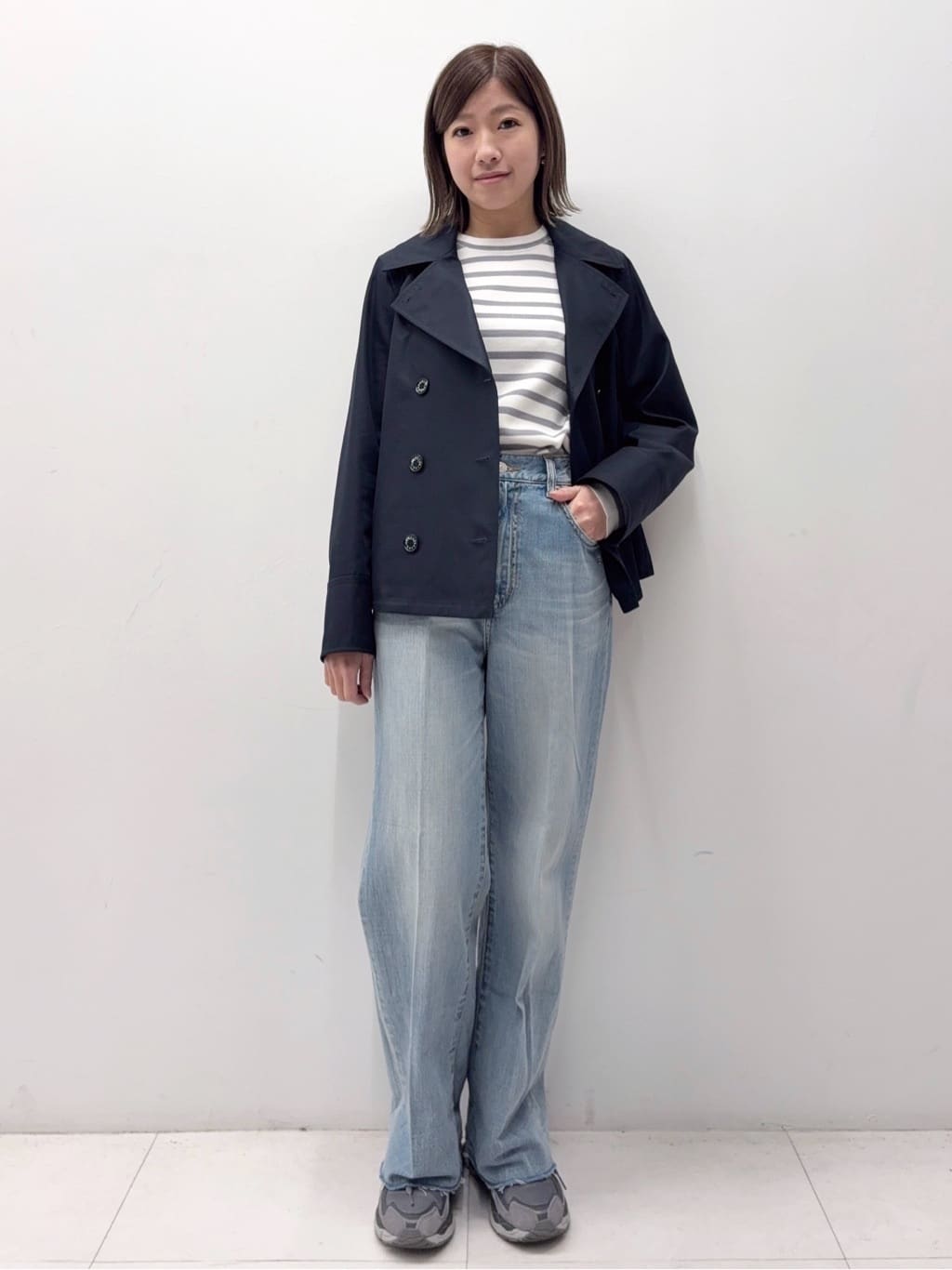 Nishijimaさんの「DRESSTERIOR｜【ウォッシャブル/撥水素材】Aラインショートトレンチジャケット」を使ったコーディネート