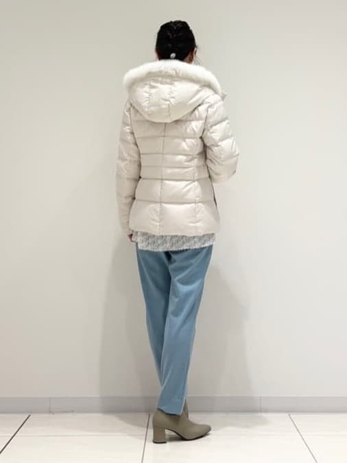 kayoさんの「INDIVI｜【名品／撥水／抗菌防臭】ショート丈リサイクルダウンコート」を使ったコーディネート