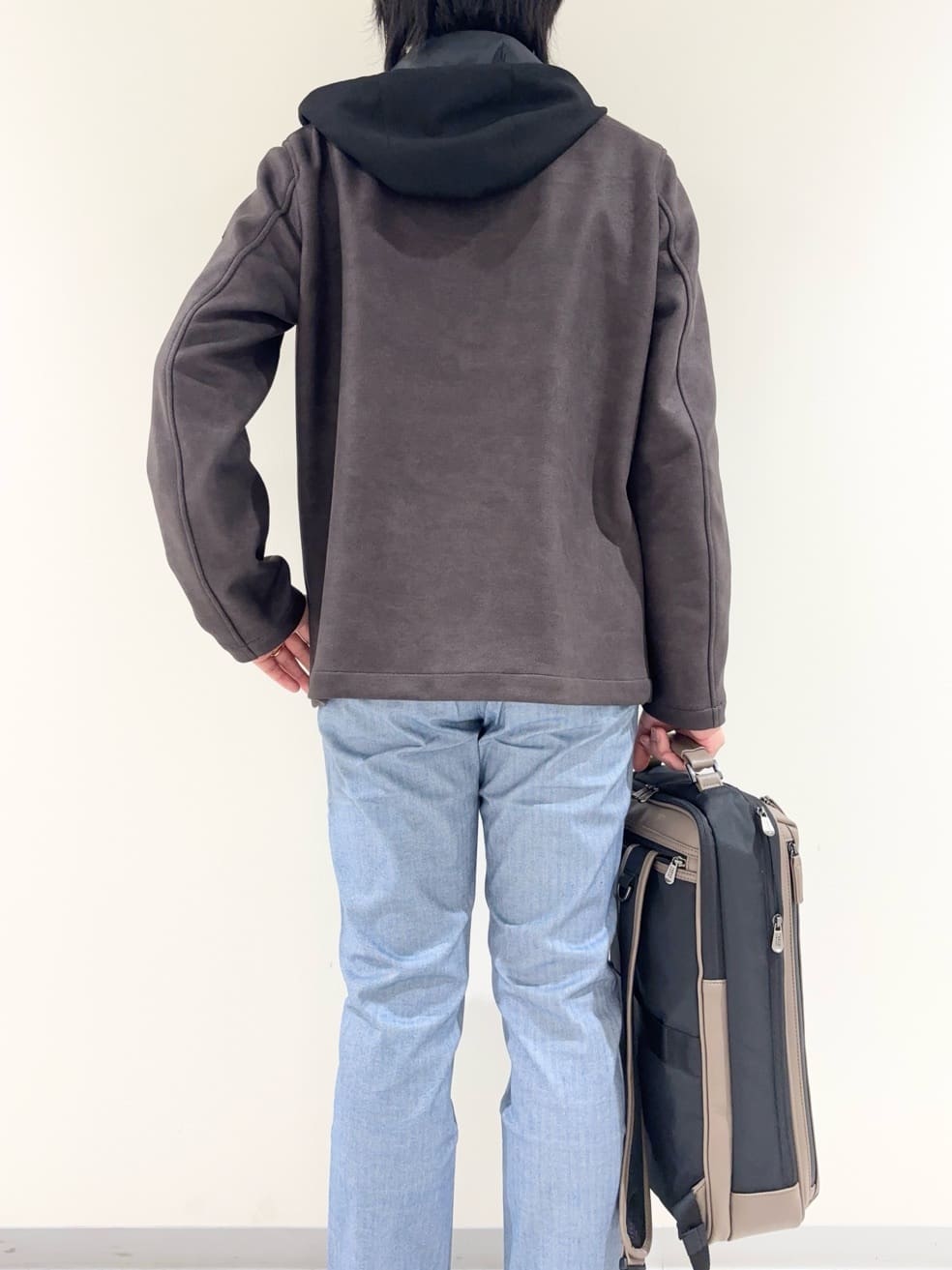及川さんの「TAKEO KIKUCHI｜【JUST ONE LAYER】ダウンファブリック ジップアップ フード ブルゾン」を使ったコーディネート