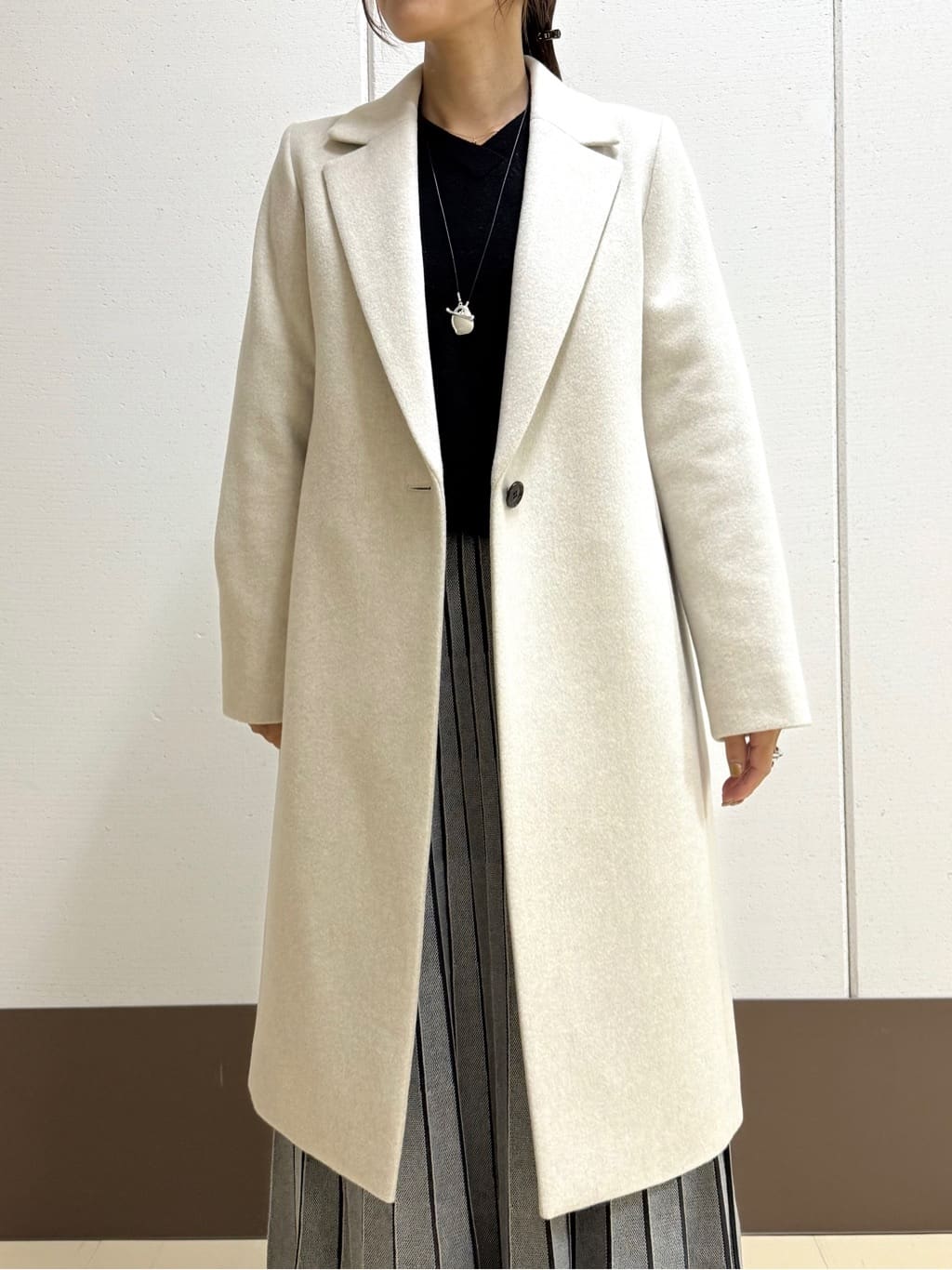mamiさんの「INDIVI｜【洗える／チュニック丈／カシミヤ混】スリットデザインVネックニット」を使ったコーディネート