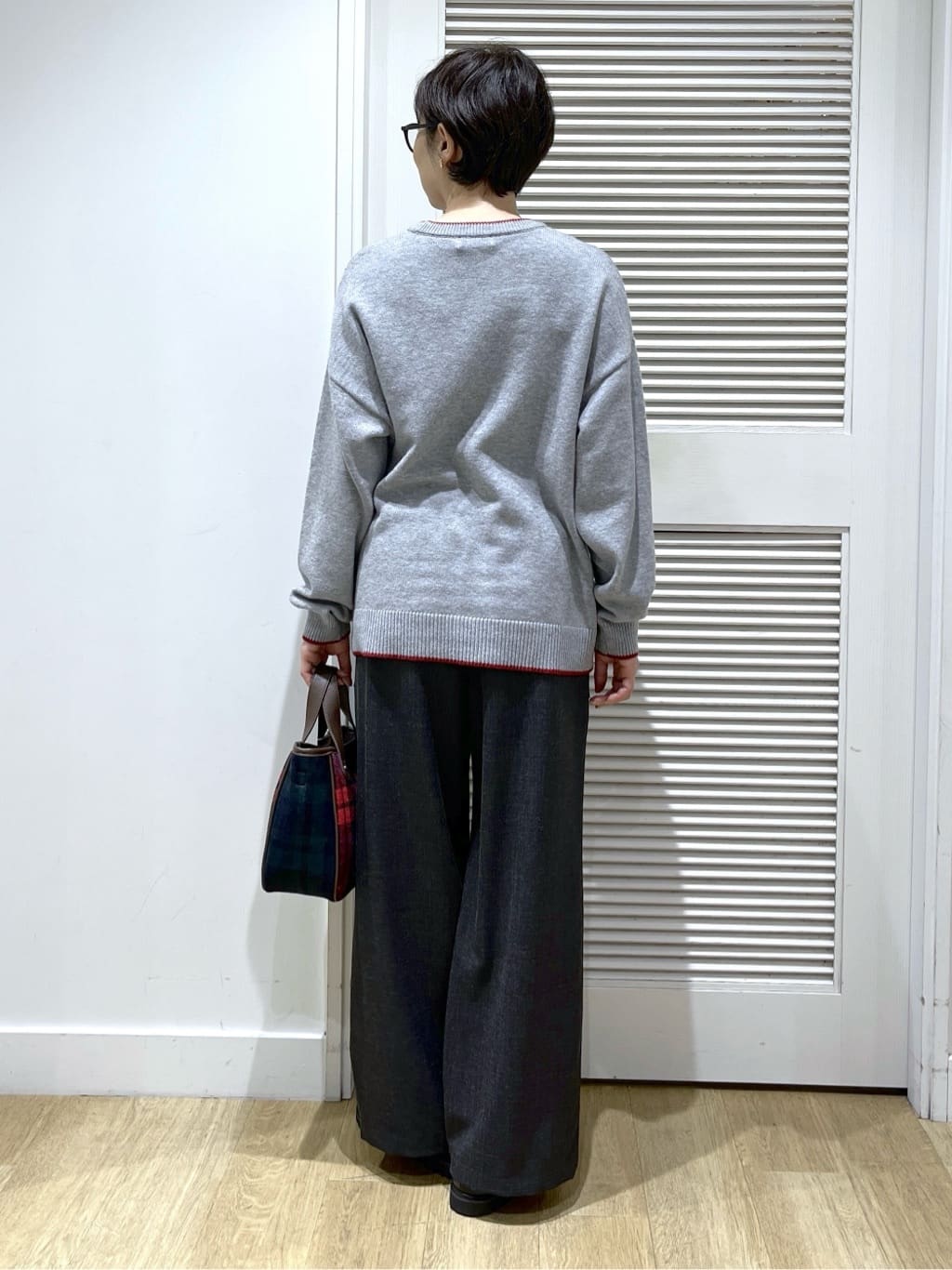Miyazakiさんの「Dessin｜【洗える】ペイント風刺繍入り配色ラインニット」を使ったコーディネート