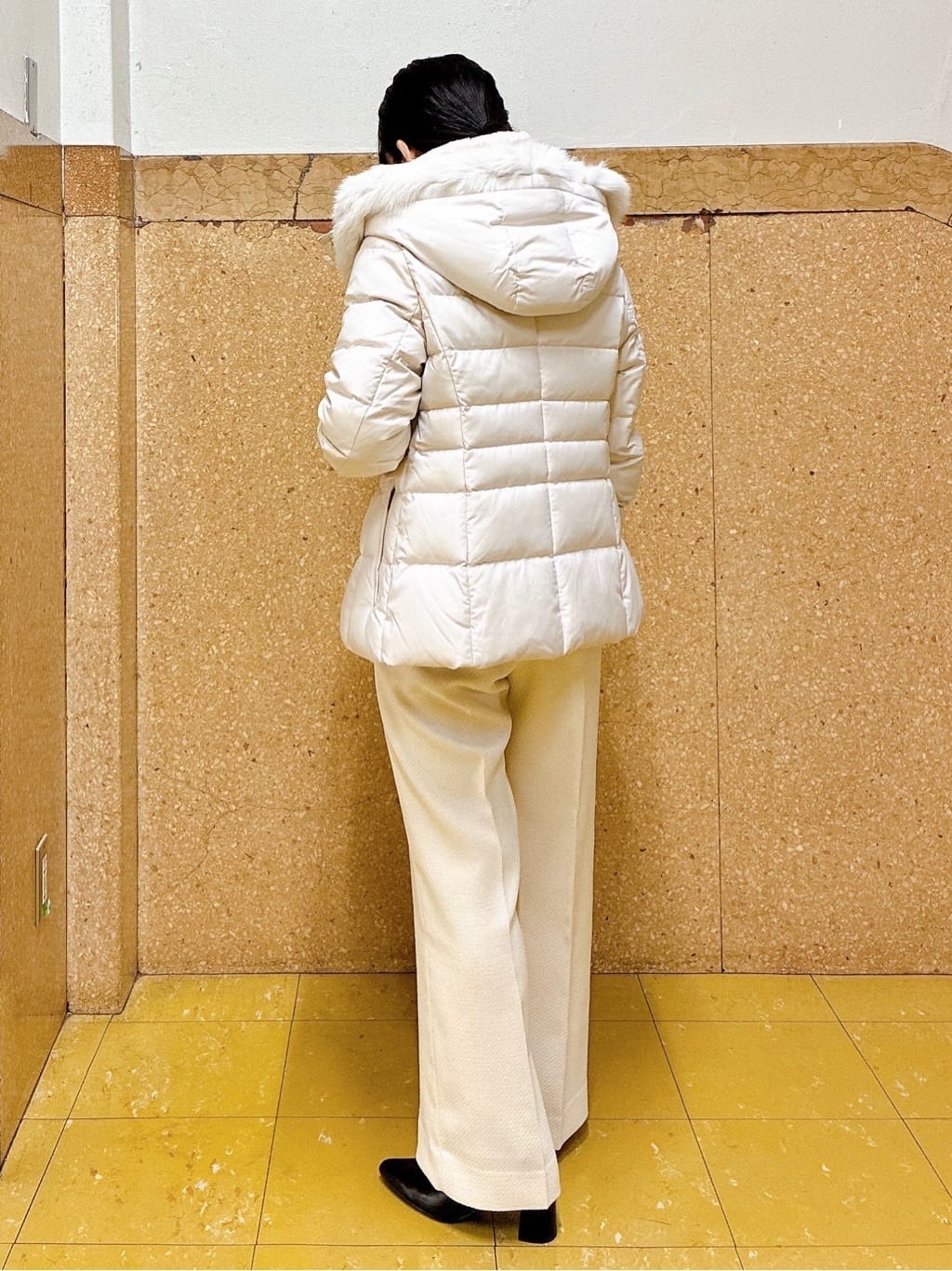 hattoriさんの「INDIVI｜【名品／撥水／抗菌防臭】ショート丈リサイクルダウンコート」を使ったコーディネート