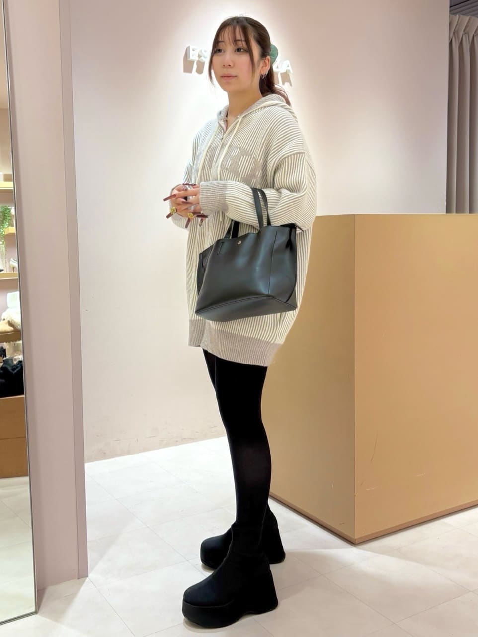 ちゃきさんの「ESPERANZA｜厚底ニットショートブーツ」を使ったコーディネート