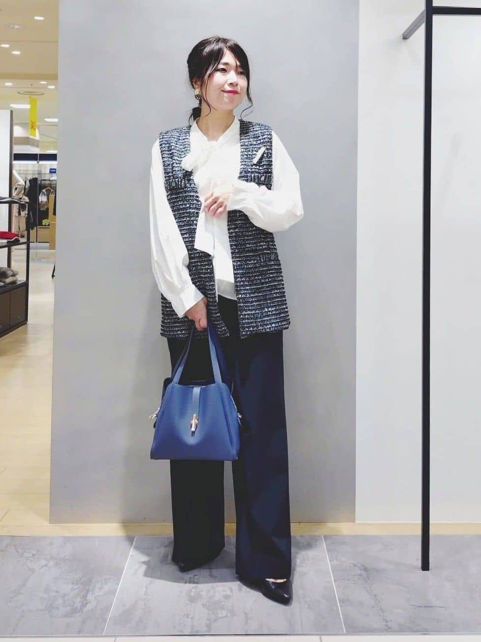 TOMOMIさんの「INDIVI｜【新作褒められパンツ】快温ワイドパンツ」を使ったコーディネート