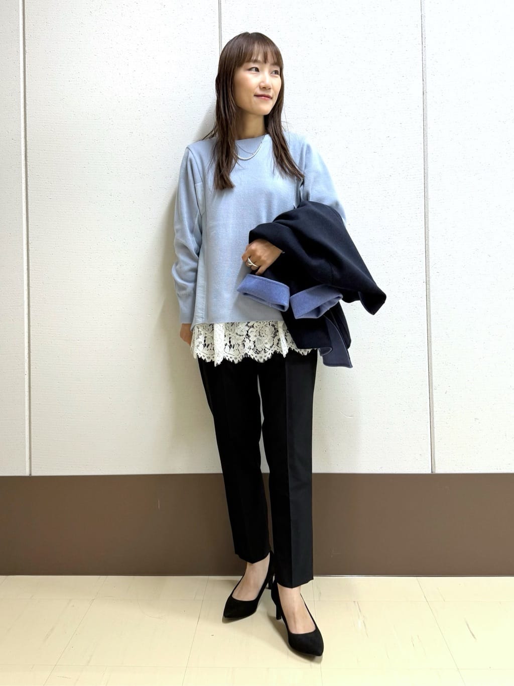 mamiさんの「INDIVI｜【レイヤードにおすすめ】レース切り替えカットソー」を使ったコーディネート