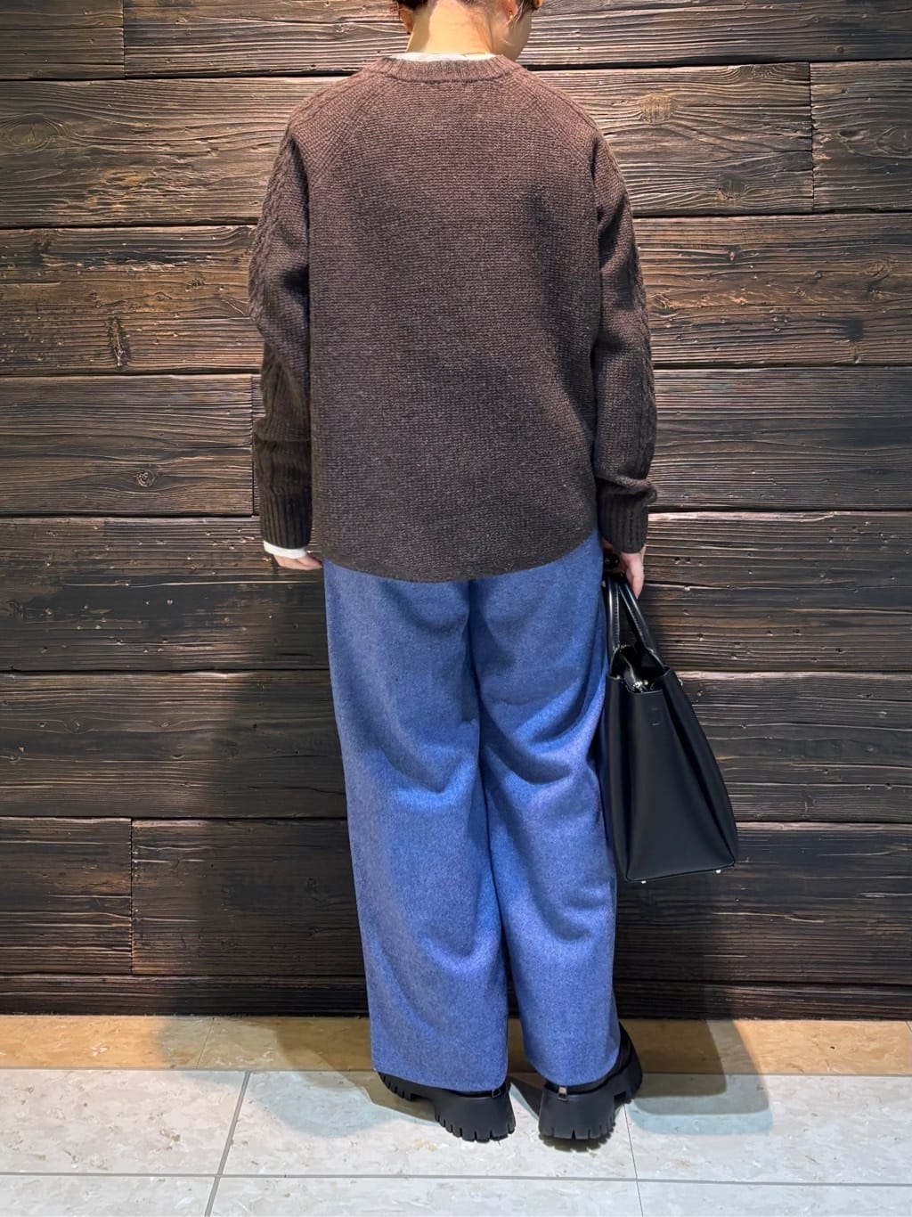 sakuさんの「INDIVI｜【褒められパンツ／ウール混】ウォームウール ワイドパンツ」を使ったコーディネート