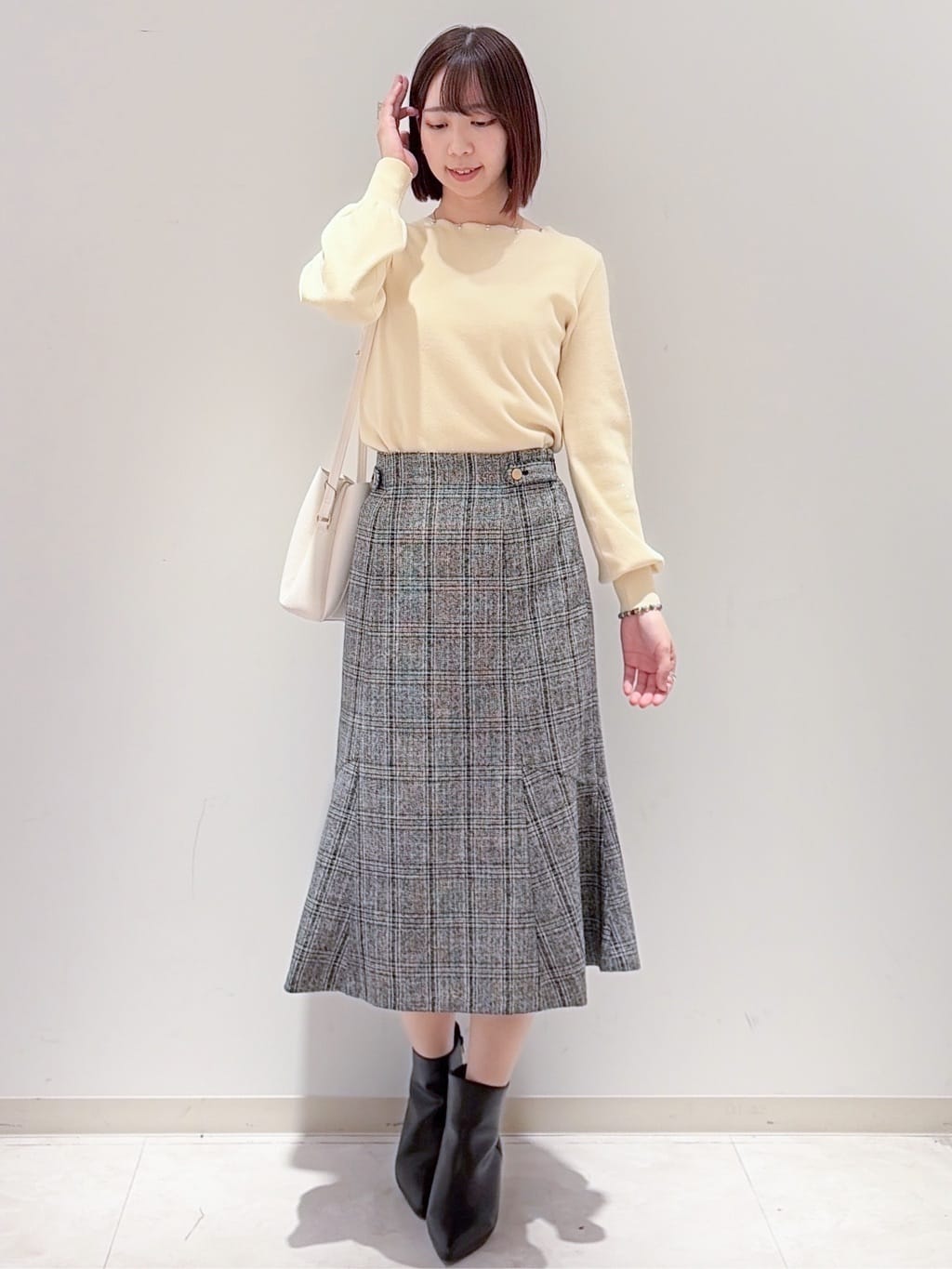 yurinaさんの「index｜ラメスカラップビジューデザインニット【洗濯機OK】《6col／S～LL》」を使ったコーディネート