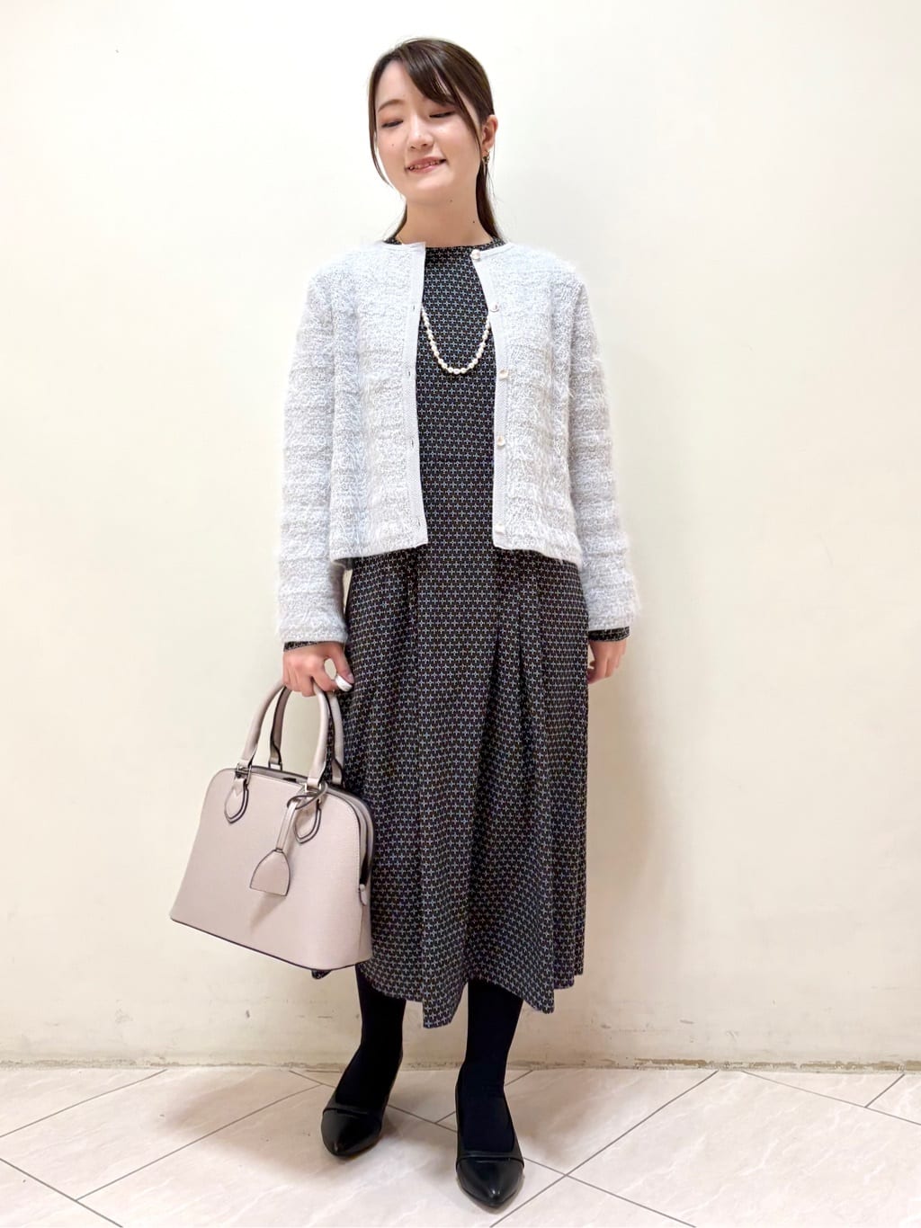 mikiさんの「Reflect｜【お食事会やお出かけに◎】ふんわりジャカード編みカーディガン」を使ったコーディネート