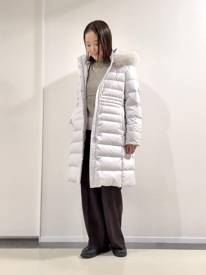 YUIさんの「UNTITLED｜【はっ水機能/フード取り外し可/防寒】ロングダウンコート」を使ったコーディネート