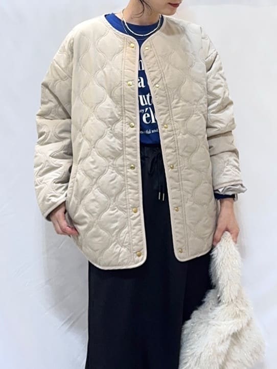 𝐇𝐢𝐫𝐨𝐦𝐢さんの「SHOO･LA･RUE｜グラフィックアソート ベーシックロンT」を使ったコーディネート