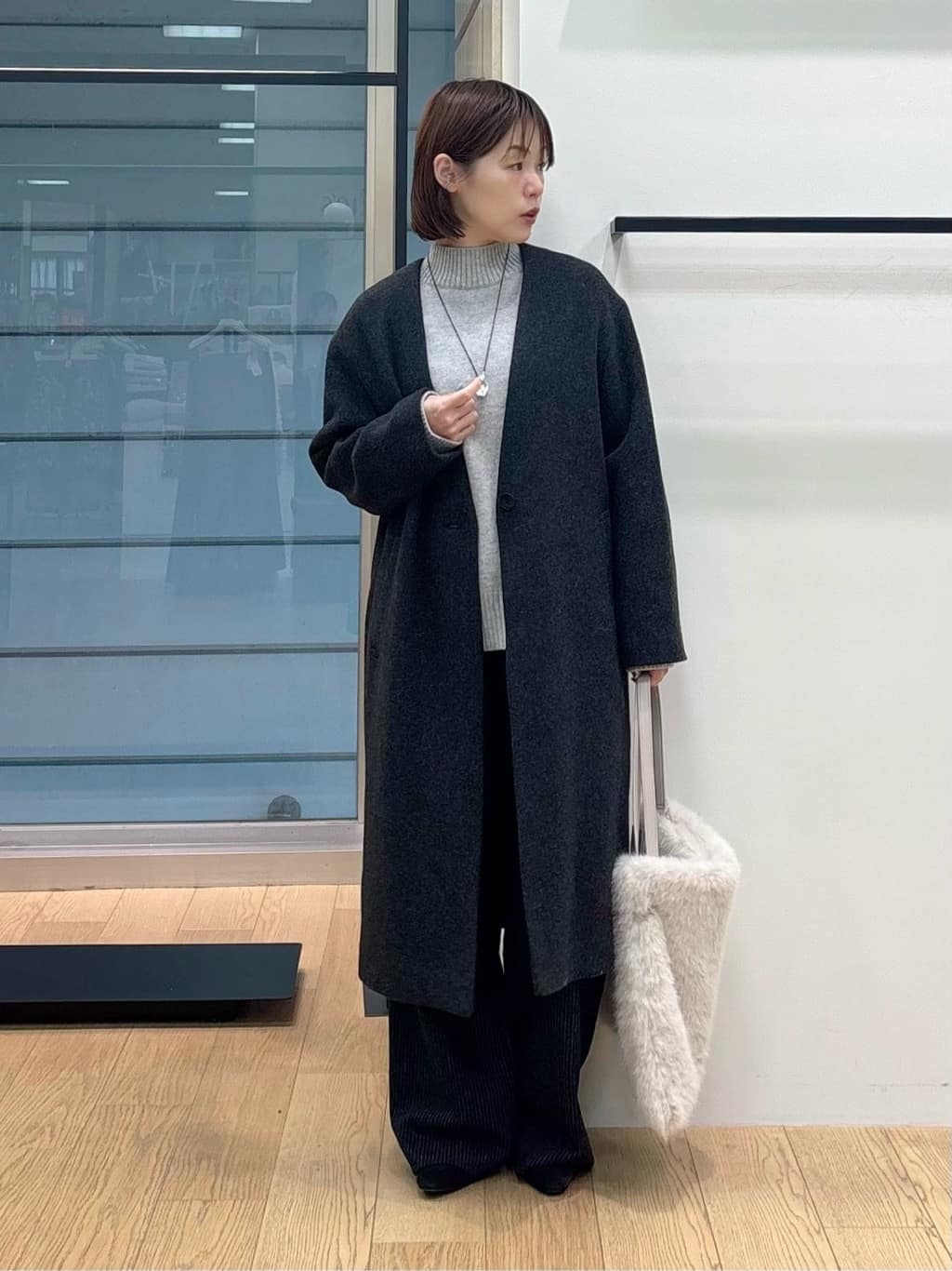 asamiさんの「INDIVI｜【褒められパンツ／ウール混】ウォームウール ワイドパンツ」を使ったコーディネート