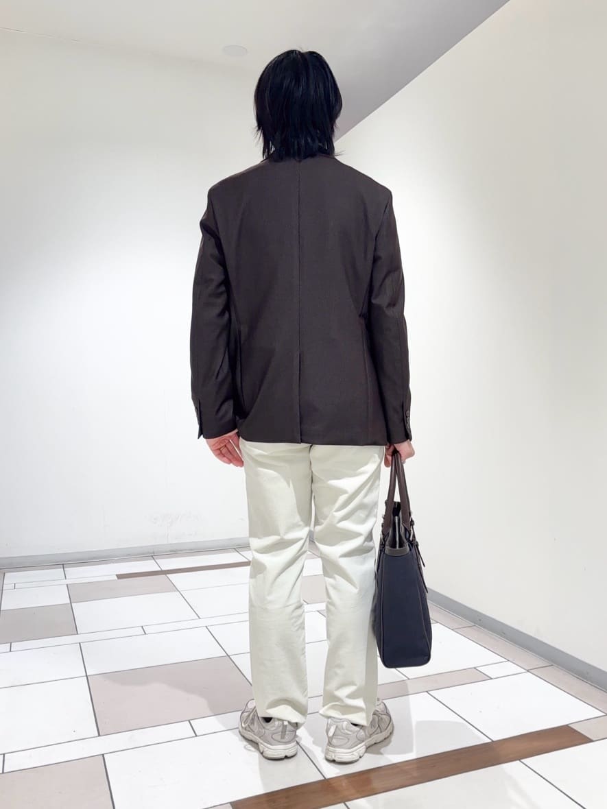 及川さんの「TAKEO KIKUCHI｜ストライプ小花 長袖シャツ」を使ったコーディネート