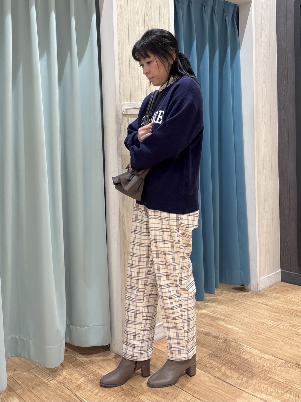 わかさんの「SHOO･LA･RUE｜【洗濯機可/S-LL】すっきり上品に ベーシックテーパードパンツ」を使ったコーディネート
