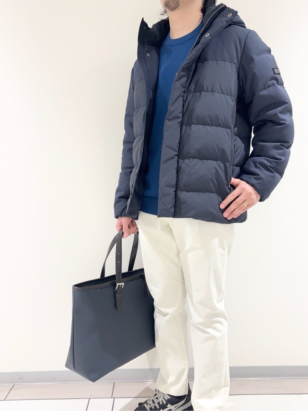 及川さんの「TAKEO KIKUCHI｜カラーコンビ ダウンブルゾン」を使ったコーディネート