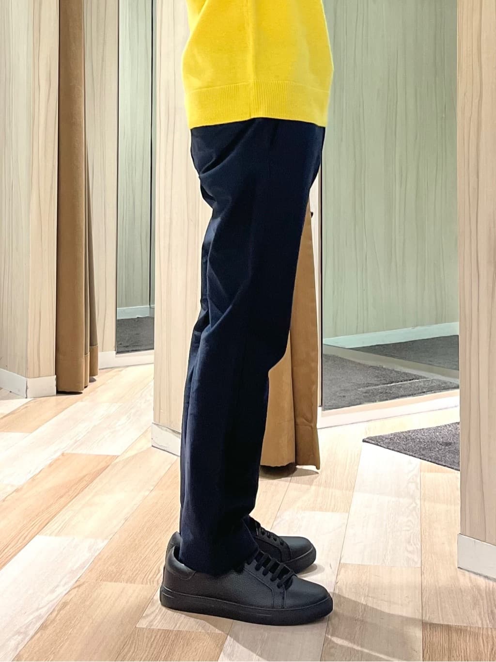 URAさんの「TAKEO KIKUCHI｜【Air Palette Knit】ワンポイント カラーニット プルオーバー」を使ったコーディネート