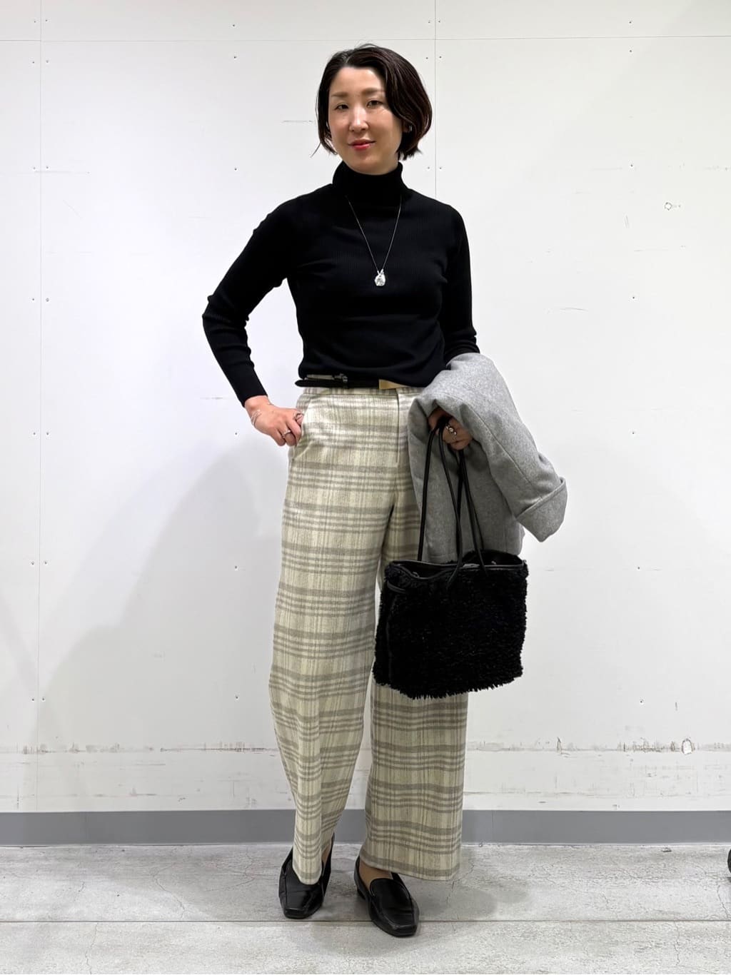 yuriさんの「INDIVI｜【洗える／毛玉になりにくい】エクストラファインウール リブタートルニット」を使ったコーディネート