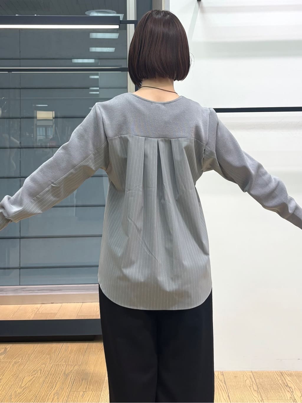 asamiさんの「INDIVI｜【洗える／選べる8色】トーンアップニット」を使ったコーディネート