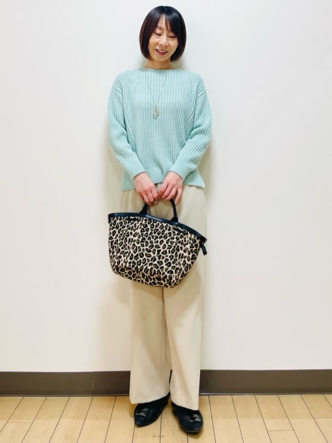 Riiさんの「Reflect｜【ウエスト総ゴム／セットアップ可】フルレングスストレートパンツ」を使ったコーディネート