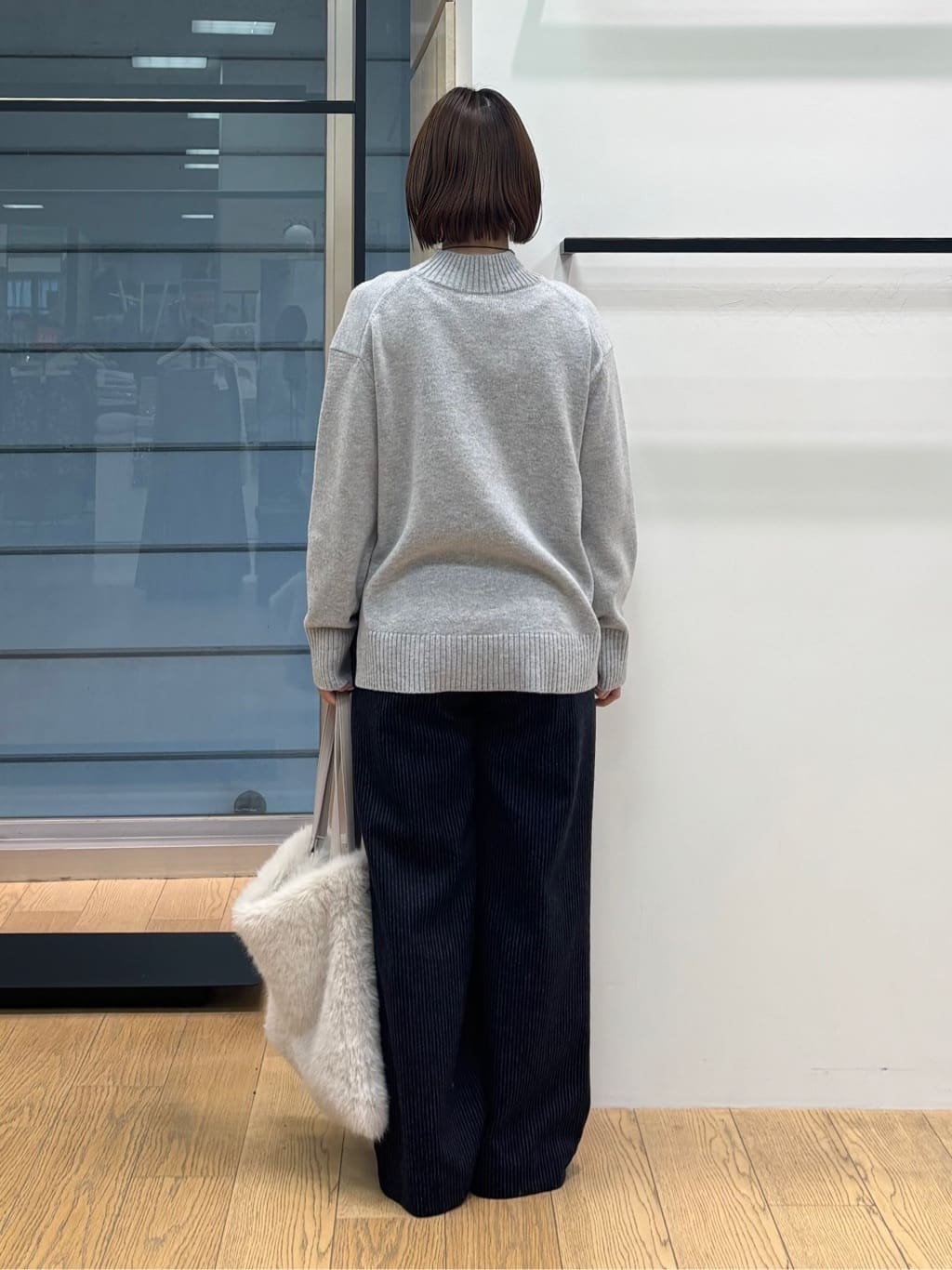 asamiさんの「INDIVI｜【褒められパンツ／ウール混】ウォームウール ワイドパンツ」を使ったコーディネート